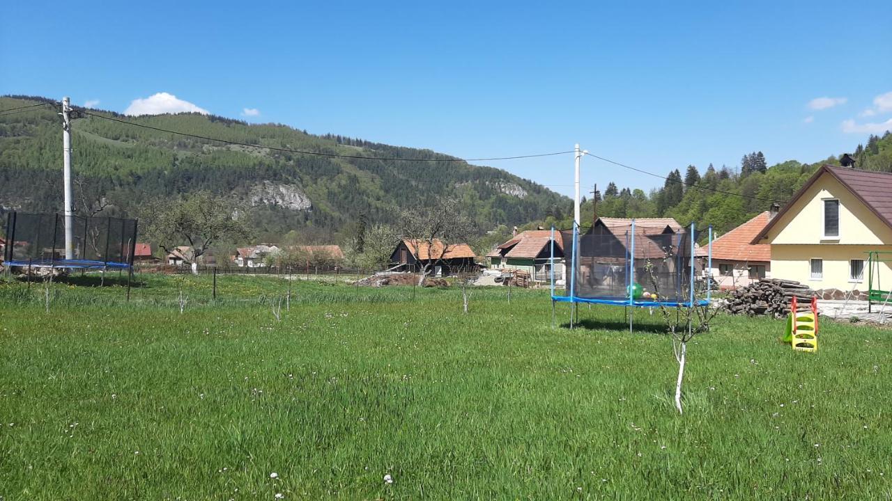 Villa Casa In Curte La Zavate Bran  Esterno foto